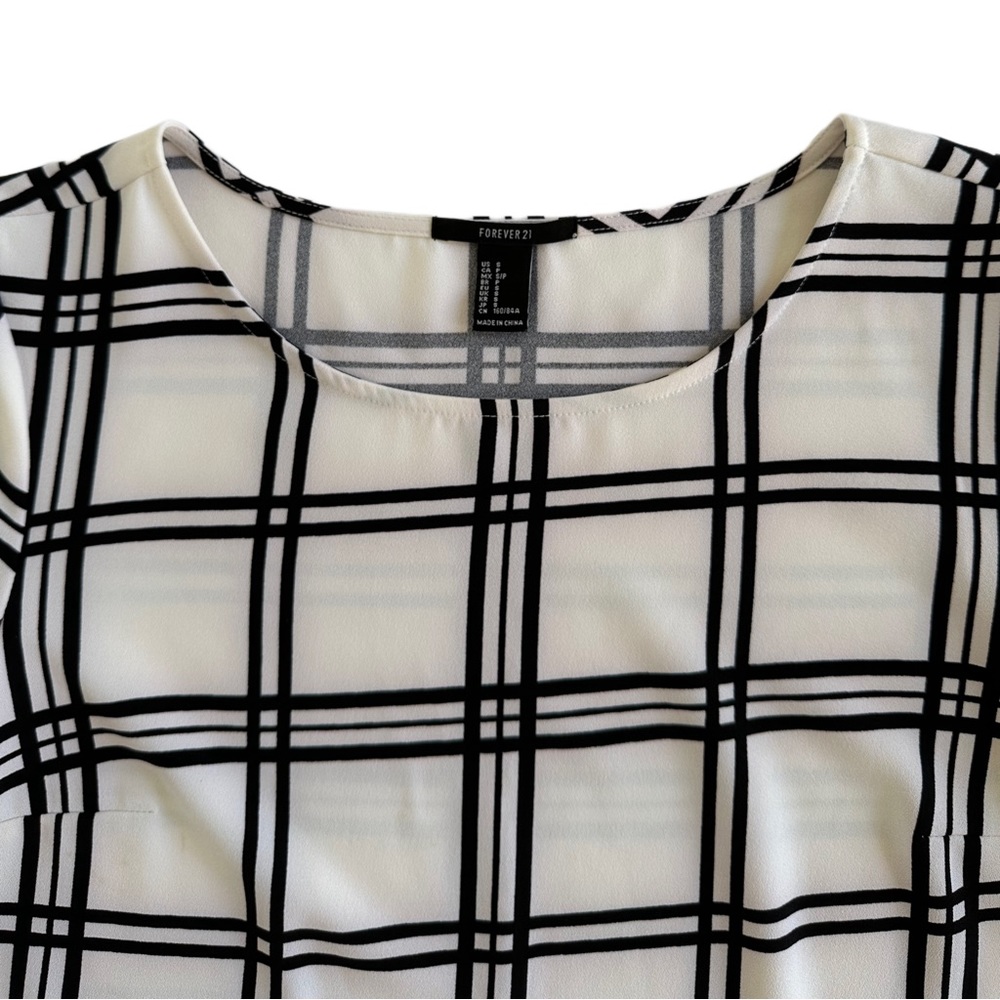 H&M Top - Picture 2 of 2